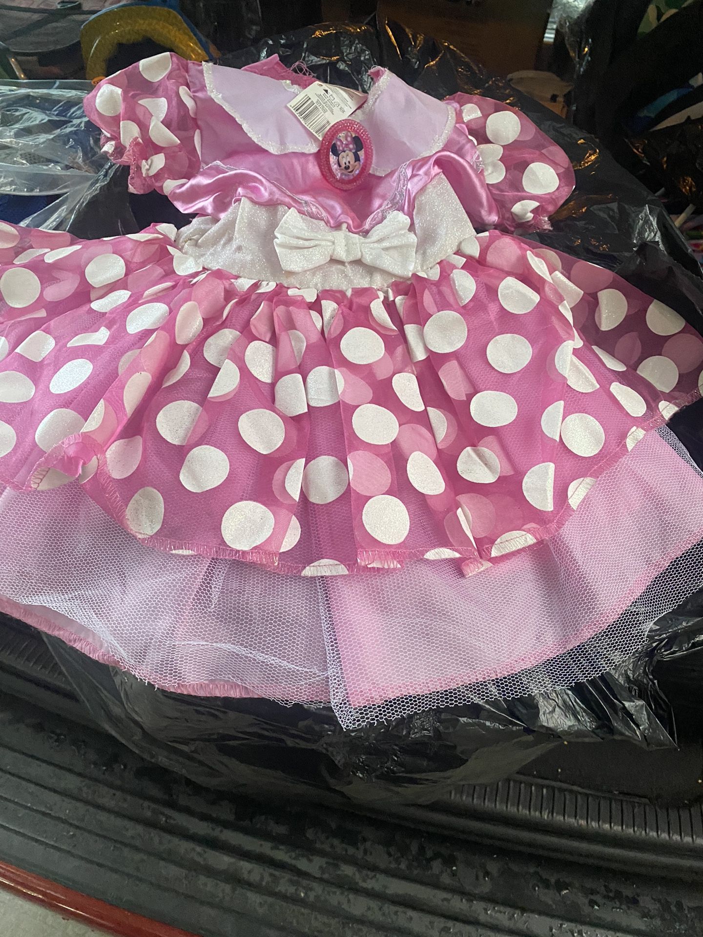 Minnie mouse size 2 dress and carrying basket on
