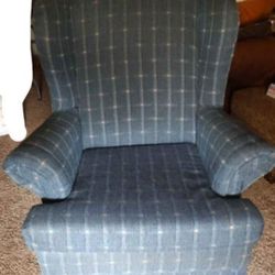 Chair Plaid Blue In Beautiful Condition looking like new. Please read description