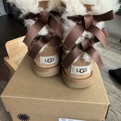 UGG 8C Toddler