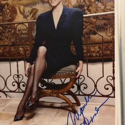 Marilu Henner Autographed Photo 8x10 TV Actor Signed star