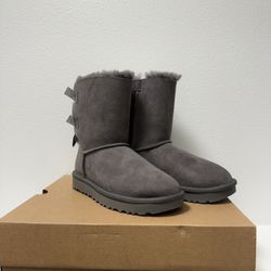 Uggs Bailey bow gray Boots Womens Size 5
