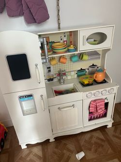 Toddler kitchen everything included