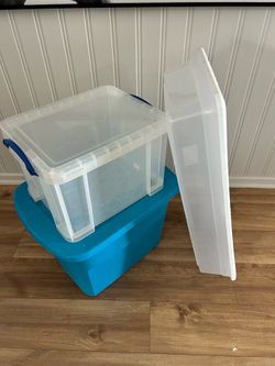 Storage containers