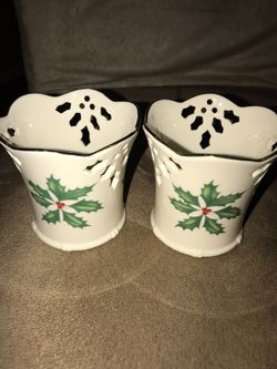 Decorative candle holder set