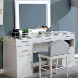 Vanity W/ Stool
