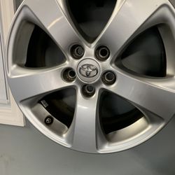 2016 Toyota Sienna Rim