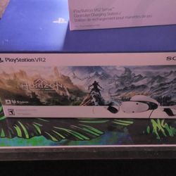 PSVR2 and charging stand