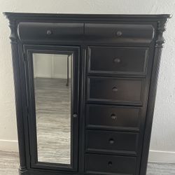 Armoire with mirrored door