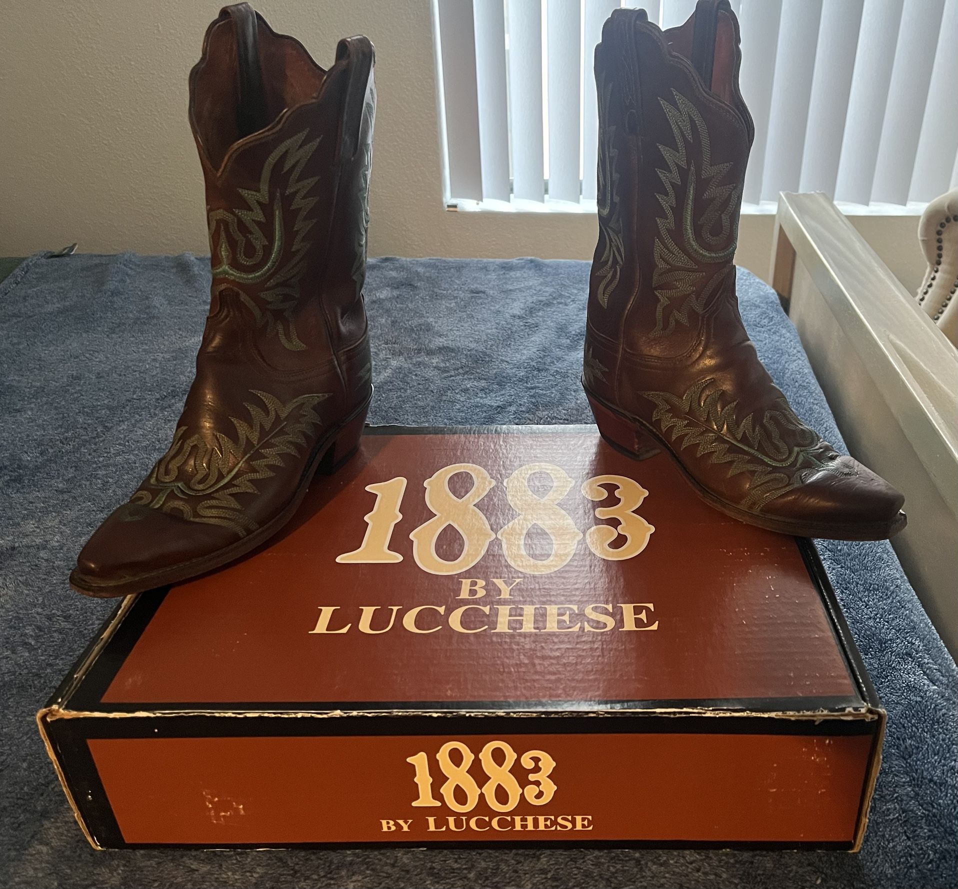 Lucchese western boots country snakeskin vintage heels