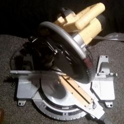 DeWalt Dual Sliding Miter