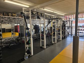 Throwdown rig squat rack mma muay thai gym equipment boxing fitness exercise