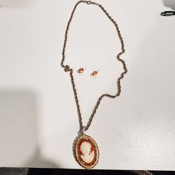 Vintage beautiful facing Cameo Necklace & earrings 