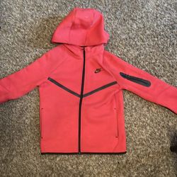 (BIG KIDS LARGE) Nike tech