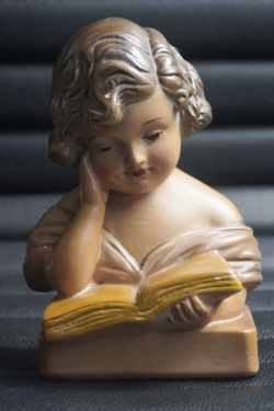Roman Art bookend figuran