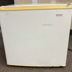 Kenmore Mini Fridge 