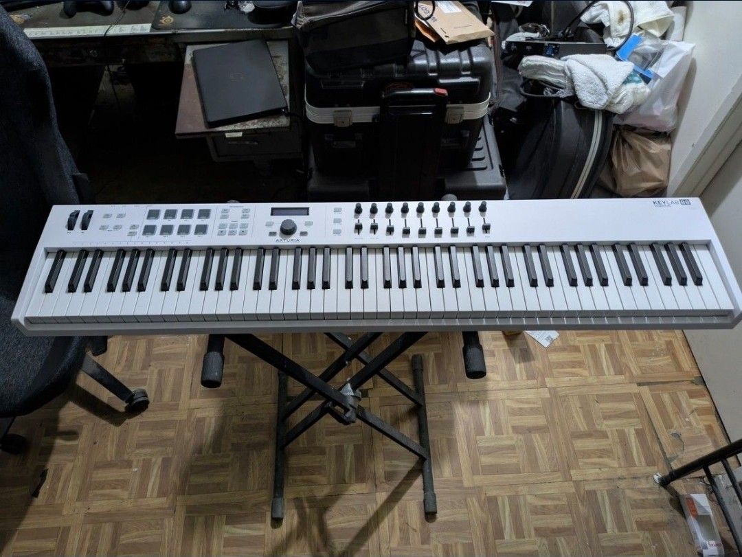Arturia Keylab 88 MK3 Midi Controller And Gator Bag