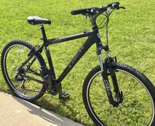 Trek 4300 Mountain Bike for Sale in Chula Vista, CA - OfferUp