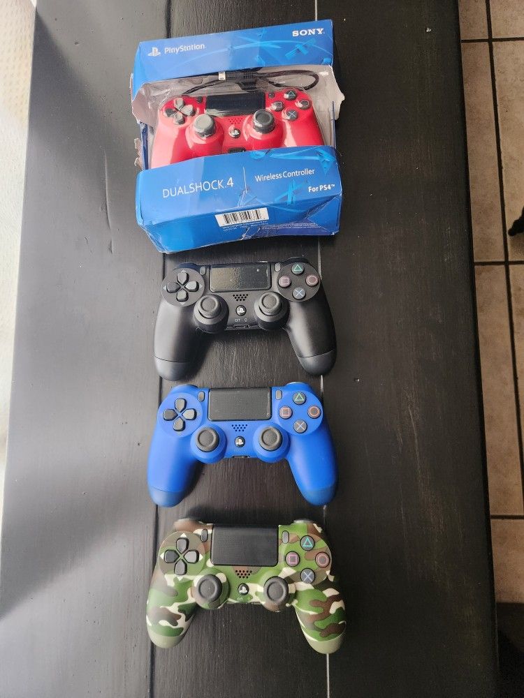 PS4 Controllers
