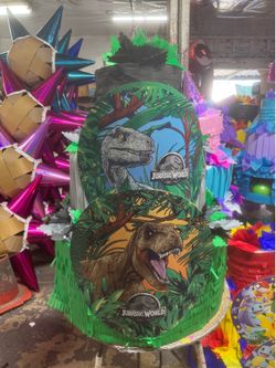 Jurassic pastel piñata