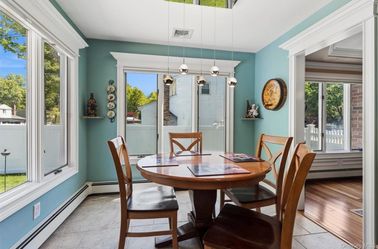 BEAUTIFUL CUSTOM JOHN THOMAS KITCHEN TABLE WITH CHAIRS!!!