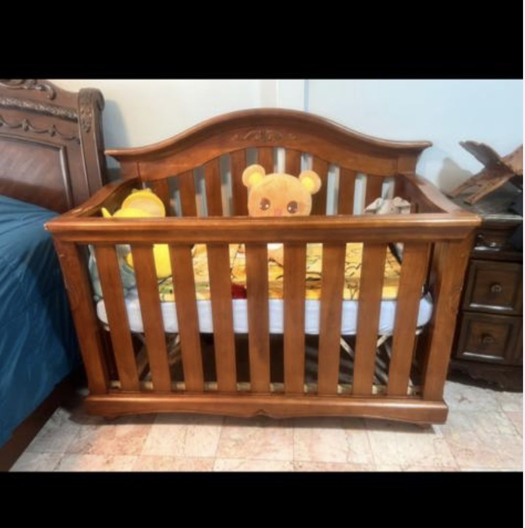 Baby Crib And Changing Table 