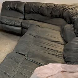 BlackLeather Reclining Sectional
