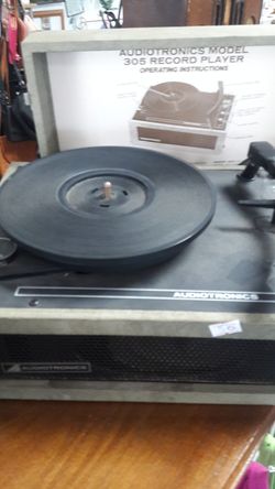 RECORD PLAYER