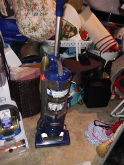 SHARK HEFTY DUTY POWERFUL VAC LOOKS NICE RUNS GREAT 25 FIRM