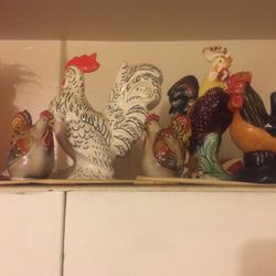 Roosters Family  /Salt And Pepper Shaker 