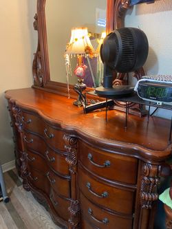 Dresser with 2 night stands