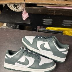 Nike Dunk Low Vintage Green 