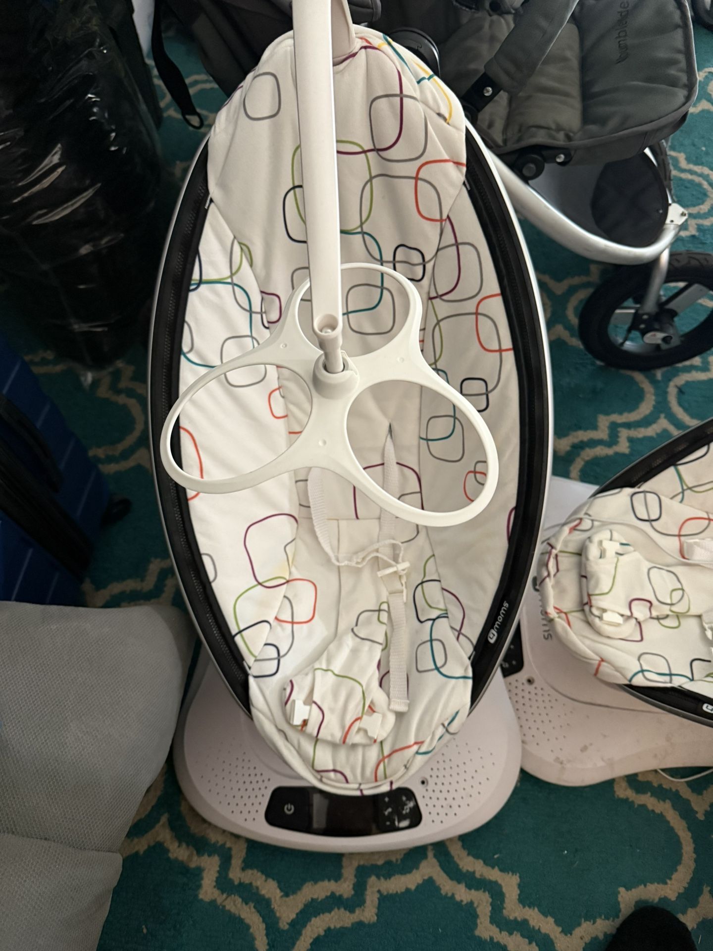 4MOMS MamaRoo Multi-Motion Baby Swing