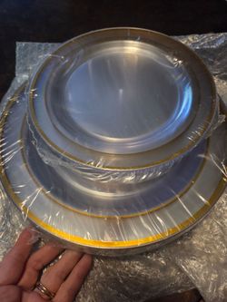 60 Pcs Clear Gold Plastic Plates, Premium Disposable Party Plates
Clear and Gold Plastic Plates, Food-Grade, BPA Free, Perfect for Holidays, Wedding,