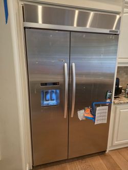 Kitchen built in refrigerator/freezer
