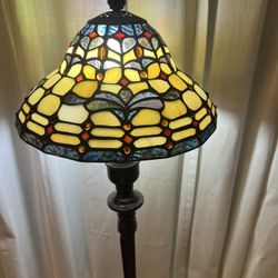 Tiffany Style Table Lamp 
