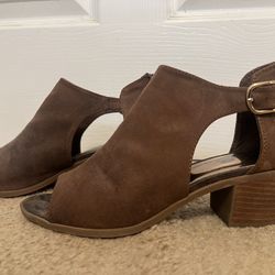 Brown shoes 