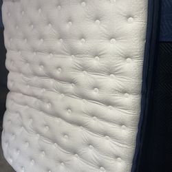 Clean Thicker full-size mattress (DELIVERY AVAILABLE)