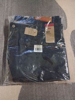 BRAND NEW 501 SHRINK TO FIT LEVI