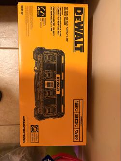 12V/20V/60V MAX 4-Port Lithium-Ion Battery Charger