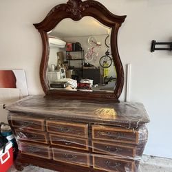 Dresser With mirror 