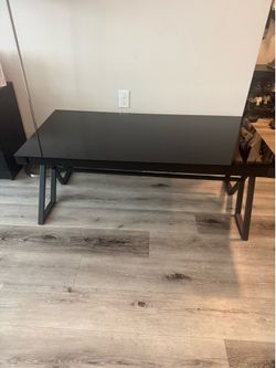 Modern Black Glass Coffee Table – Excellent Condition