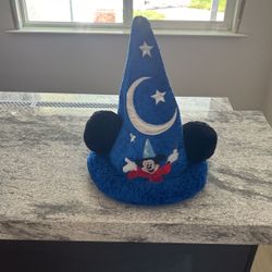 Disney Hat!  Like New!