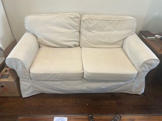 2 a cushion love seat!