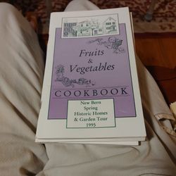 New Bern Historic Homes & Garden Tour Books