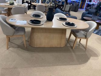 Oval Dining Table • 5-Piece Dining Set