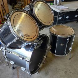 Tama Drum Kit