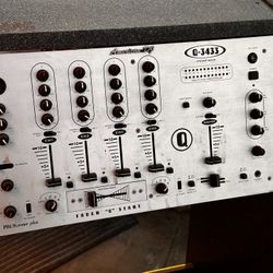 American 4 channel DJ mixer (Q-3433)