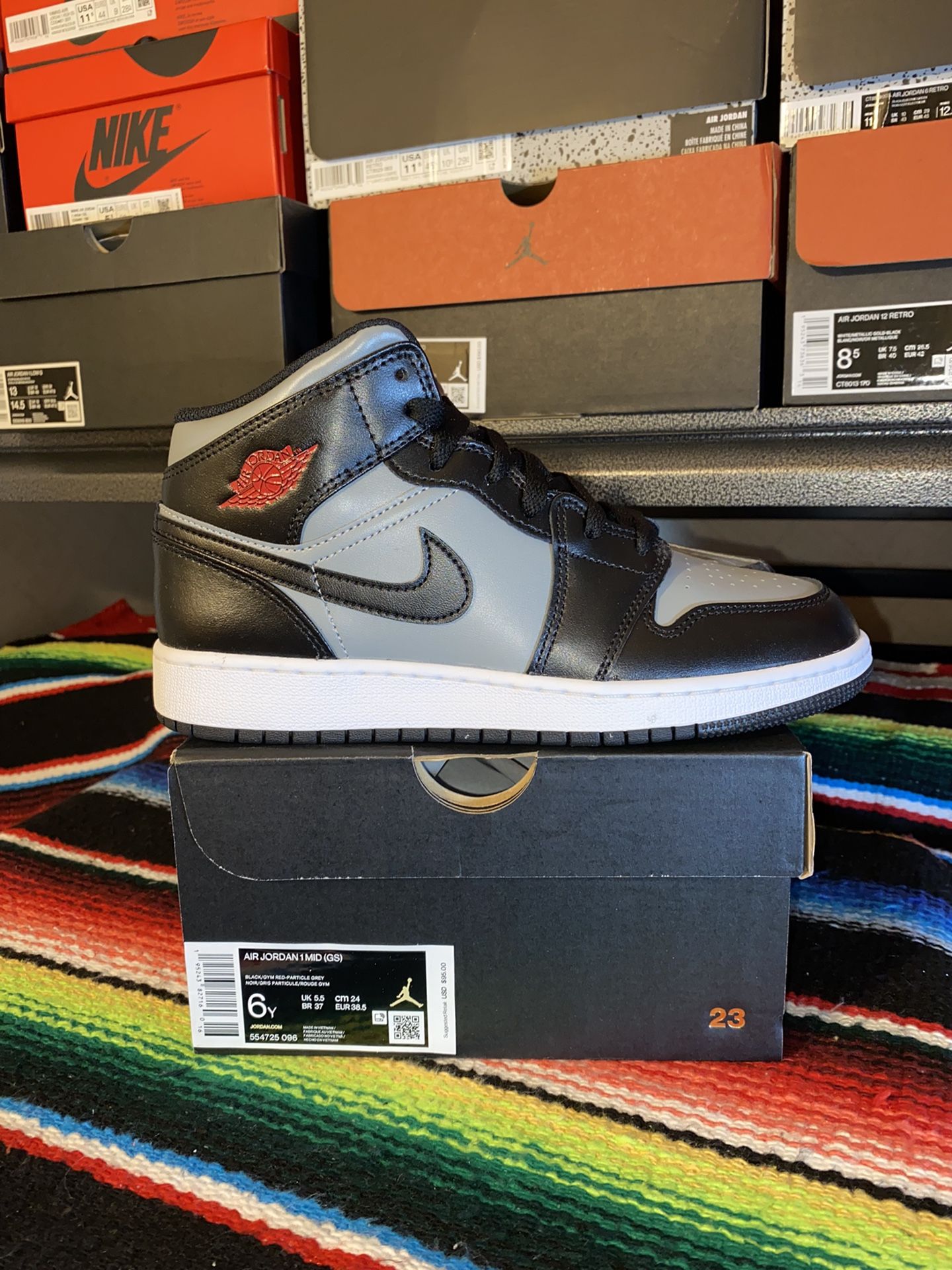Jordan 1 Mid Shadow Size 6Y