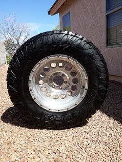 Vendo toyo open country tiene 90% de vida 35x12.50 .x18 $ 140 solo una llanta