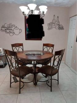 Dinning Table